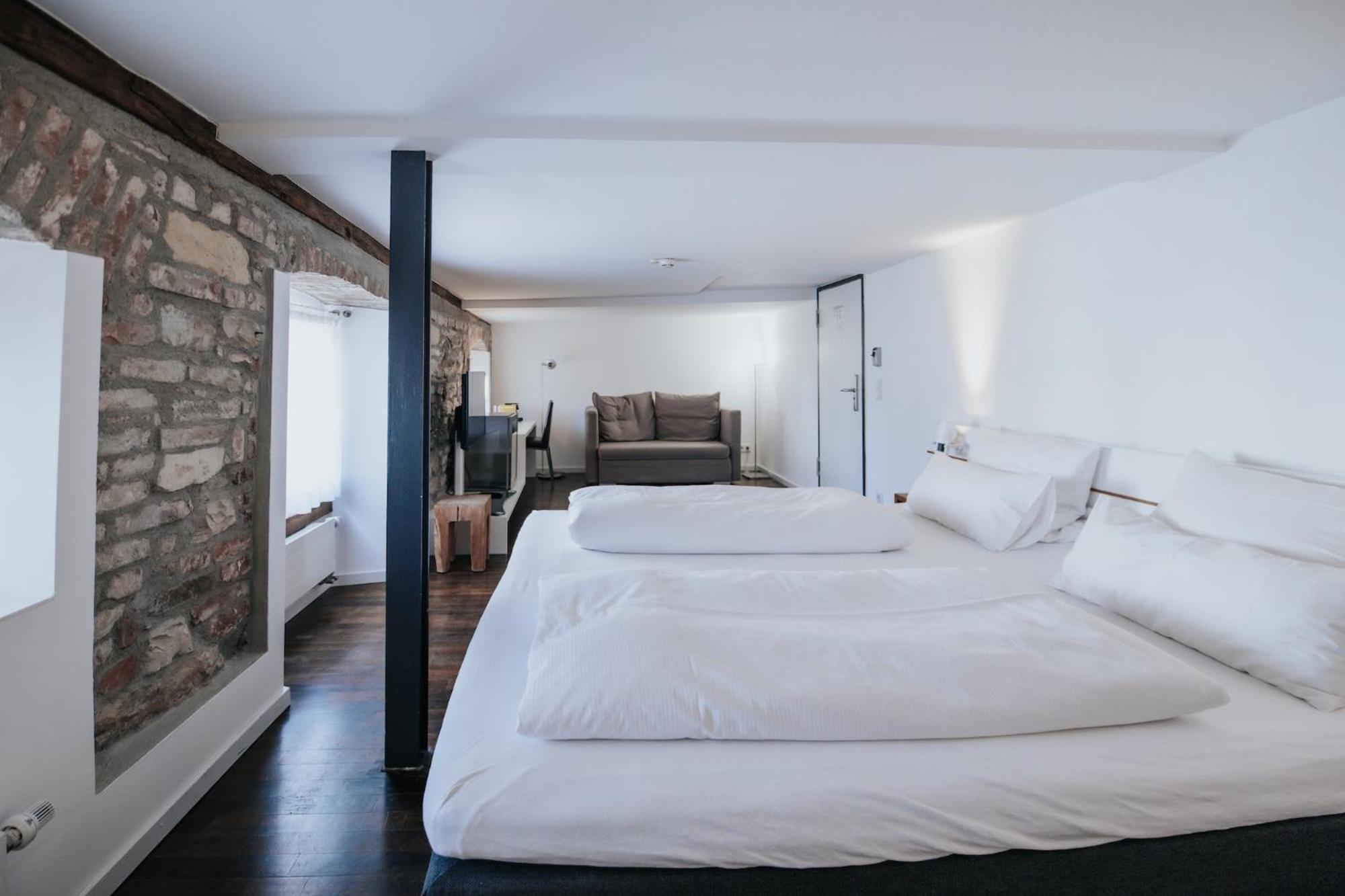 Design Hotel & Restaurant Loewen Ульм Экстерьер фото