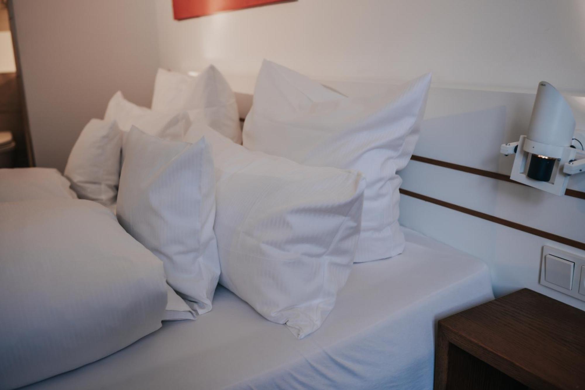 Design Hotel & Restaurant Loewen Ульм Экстерьер фото