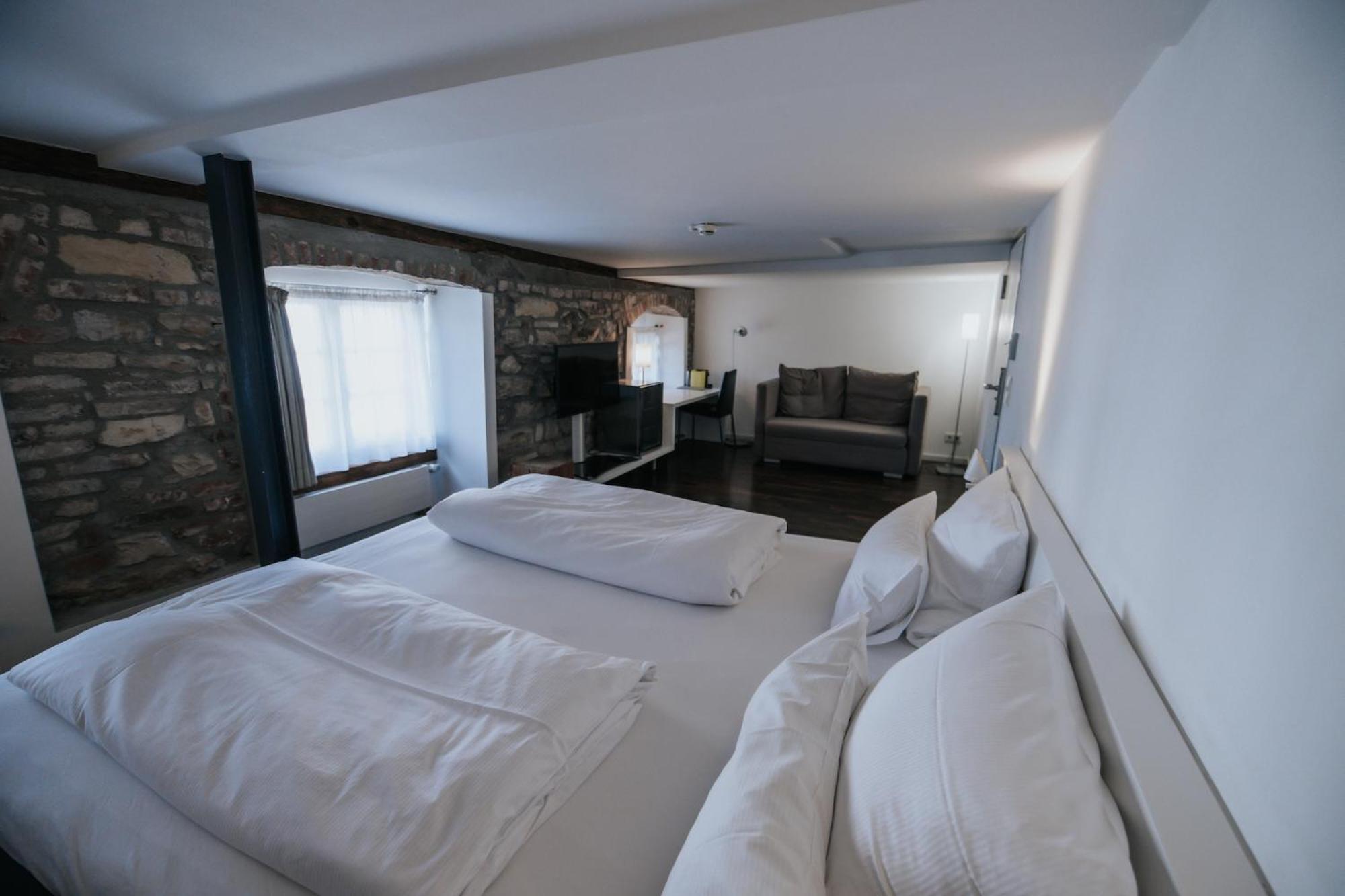 Design Hotel & Restaurant Loewen Ульм Экстерьер фото